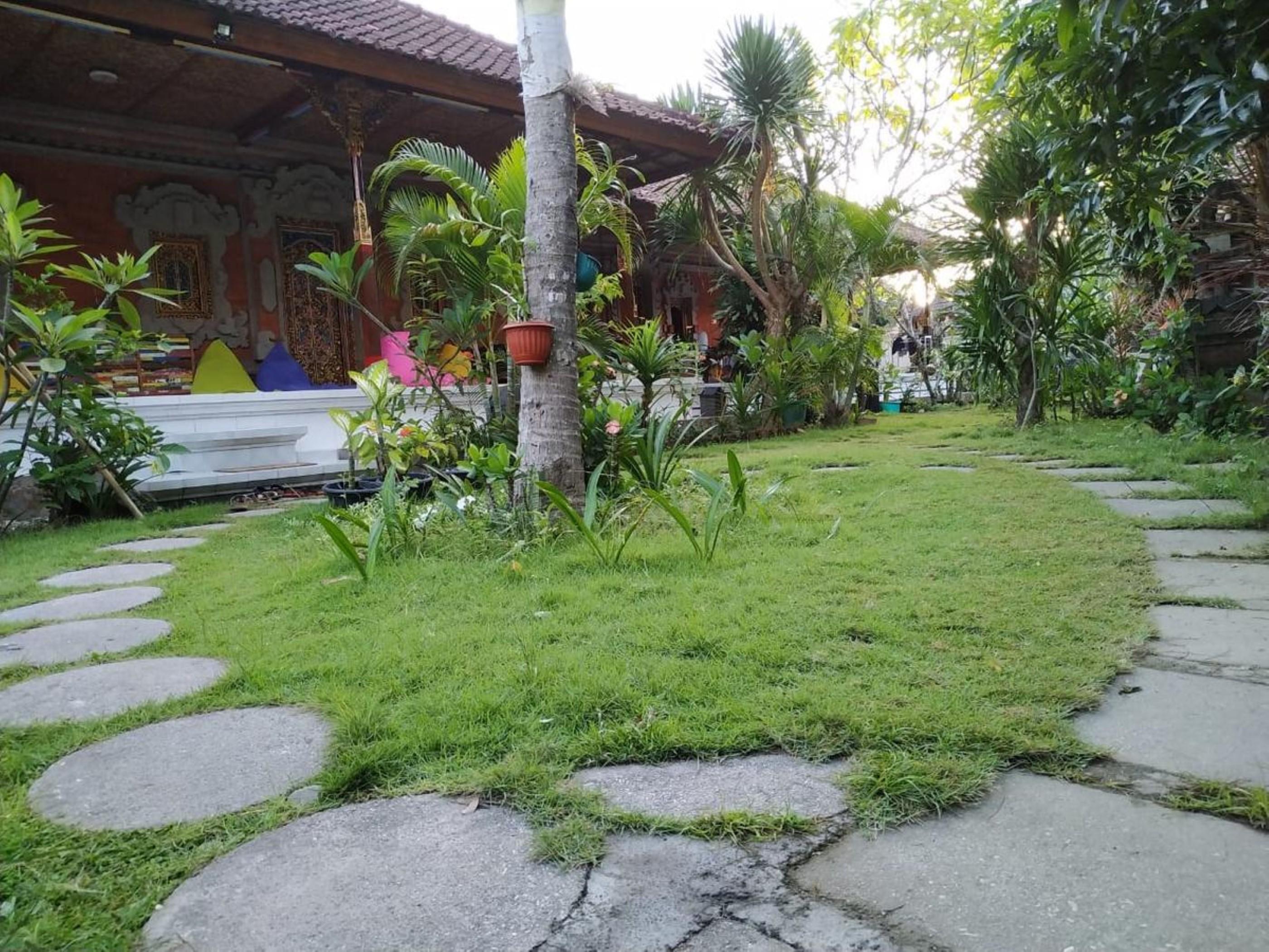 Nushe Hostel Batununggul Exterior photo